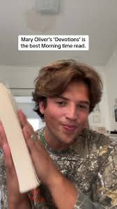 Discovering the Beauty of Mary Oliver's Poetry