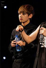 Bts V S Tan Skin K Pop Amino Taehyung Tan Skin Kim Taehyung