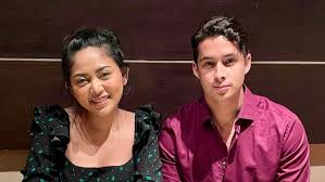 Saya juga bertanya hal yang sama 3 tahun lalu saat di silet ada pernikahan megah ala cinderella yang groom and bridenya tidak saya kenal. Rachel Vennya Akhirnya Pamer Pacar Baru Netizen Niko Versi Ganteng Era Id