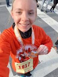 By the time I get home from work, its already Very 🥵🥵 when I start  running 🏃🏽‍♀️ but still managed to get something done ✓ A 3 mile turtle  🐢 pace run