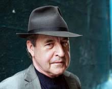 Writing a new Philip Marlowe: a question of dialogue, attitude and style