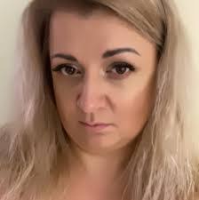 Sandra Vado's Instagram, Twitter & Facebook