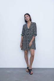 Zara floral dresses first appeared on chictopia's streetstyle gallery in spring 2009 seen on bronx blogger delmymaya of fashionbananas.com. Floral Print Mini Dress Zara United States Minikleid Kleider