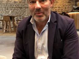 La Rochelle : il invente un système de communication pour prévenir des  dangers de la route