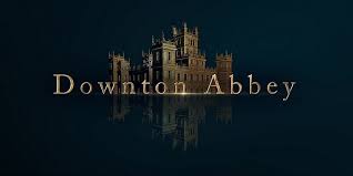 Downton abbey is hosting a lavish christmas party, yet despite being the season of goodwill, tensions are rife and bates' arrest has cast a shadow over the festivities. Downton Abbey Serie Tv