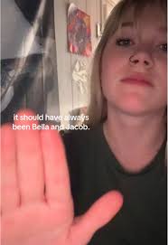 Honestly Bella Should Be with Jacob