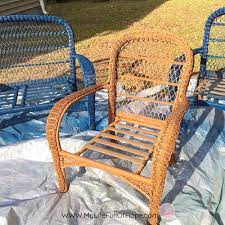 How To Quickly Paint Wicker Furniture