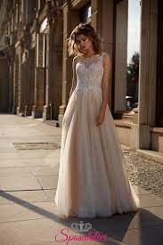 Abiti da sposa creati dalla designer rosa clará perfetti per sfoggiare ricercata eleganza, sensualità e raffinatezza. Abiti Da Sposa Avorio Con Gonna Champagne Economici Collezione 2019sposatelier