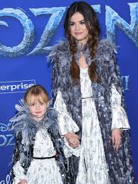 La liste des meilleures chansons aideront à vous. Elles Etaient Toutes Les Deux En Marc Jacobs Lareinedesneiges2 Selena Gomez Selena Evan Rachel Wood
