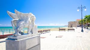 Larnaca finikoudes promenade sea front, cyprus. Ferienwohnung Strand Von Finikoudes Villen Mehr Fewo Direkt