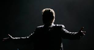 En utilisant ces derniers, vous acceptez l'utilisation des cookies. Pardonne Moi Je Ne Suis Qu Un Homme Les Dernieres Chansons De Johnny Le Quotidien
