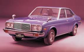 マツダ ルーチェ 2代目 1972 1978 ロータリーエンジン車を追加し排ガス規制もクリア la22 33 びぃくるず マツダ マツダ ルーチェ ダットサン240z