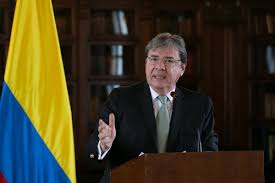 Como jefe de la cartera de defensa enfrentó la peor arremetida de los grupos armados desde la firma de la paz con la guerrilla marxista farc en el 2016. Muere Por Covid 19 El Ministro De Defensa De Colombia Carlos Holmes Trujillo Noticiero Digital