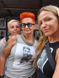 Seguimos Juntas! @venham.mais.cinco.expo é um balão de oxigénio, em tempos  tão estranhos… A exposição acaba dia 23 de novembro. Não percam!