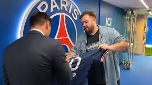 A las 13:00 (hora peninsular española) del miércoles 11 de agosto estaba programado que comenzara la entrevista de ibai llanos a leo messi, desde el parque de los príncipes de parís, la que. Sqw Imqf87i4im