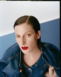 Beauty x deux. @roosvannieuwkerkx and @floorvins with @womenmanagementny.  👗 @desireeguery with @seemanagement 💇‍♀️ @yukikie 💄 @theauthenticface  with @ateliermgmt @thisrepresents