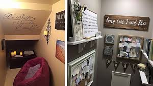 Di amerika, ruangan keluarga disebut dengan family room, sementara di inggris kalimat 3: House Of Sacrifice Prayer Garden Ruangan Doa Efesus 6 18 Dalam Segala Doa Dan Permohonan Berdoalah Setiap Waktu Di Dalam Roh Dan Berjaga Jagalah Di Dalam Doamu Itu Dengan Permohonan Yang Tak Putus Putusnya