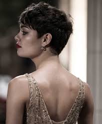 Homens, o que acham de mulheres de cabelo curto?