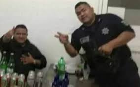 En redes sociales se viralizó una grabación en donde dos policías de ecatepec, en el estado de méxico, tienen relaciones sexuales en pleno horario de servicio, uniformados y a bordo de una patrulla. Separan De Su Cargo A Comandante De La Policia Municipal De Ecatepec El Sol De Toluca Noticias Locales Policiacas Sobre Mexico Edomex Y El Mundo