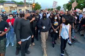 He proposed to clothing designer alexis phifer in 2006, but the relationship ended on april 21, 2008. Kanye West Seen With Protesters Marching In Chicago