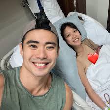 30/1/23. 1.58pm. The day that Izzy realized that Olly is not a belly button  but his little bro 👶🏻 We praise God for our 3rd boy, Oliver Lee! Although  we had a