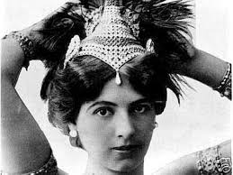 Mata hari war eine tänzerin und geliebte, die später ein spion für frankreich wurde. Mata Hari Biografie Biographien Portal