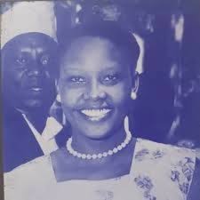 Mwami Theresa Ntare Alizaliwa Mnamo Mwaka 1922, Alikua Ni Mtoto Wa Chifu  Ntare Heru (Kigoma). Theresa alipata Nafasi Ya kwenda Kusomea Sheria Barani  Ulaya kwa sababu zamani Kulikuwa na Nafasi Maalumu Za