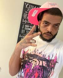 Shout out my bro/ business partner Aaron Burris bro def keep me motivated  in this shit 💪🏽 we workn hard right now to bring ya the DOPEST FILTHIEST  ELEGANT ART POSSIBLE 🖼️😈💨!! “