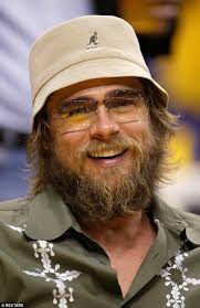 Brad Pitt confuses fans with his young appearance at Golden Globe Awards  2016