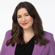 Danielle Sloan's Instagram, Twitter & Facebook