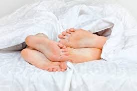 Accueil > sexualité > sexualité des ados > premier rapport sexuel: Quel Age Pour Le Premier Rapport Sexuel Regards Protestants