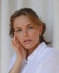 NEW: The answer to your chunky statement hoop prayers. Co-created with  @chloe.kian.