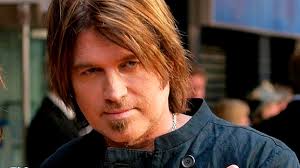 Countrylegende skifter navn: