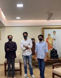 He took charge of the party after his. The Times Of India On Twitter Mumbai Actor Sonu Sood Met Maharashtra Chief Minister Uddhav Thackeray At The Latter S Residence Matoshree Uddhav Thackeray S Son State Minister Aaditya Thackeray Was Also Present