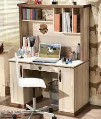 Warna cokelat bisa diambil dari penggunaan material kayu di ceiling atau lantai parket. Meja Belajar Warna Coklat Meja Belajar Interior Dekorasi Ruang Belajar