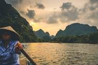 Tam Coc - la Baie d'Halong terrestre - Ninh Binh - Picture of Asia ...
