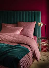 La Redoute Interieurs Plus De 70 Ambiances Deco Tete De Lit En Velours Lit Art Deco Pieces Bleues
