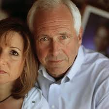 Maxwell's pledge would urge teens to drive safely