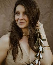 ELLIE BIANCA WOMAN: Sandy Jung⁠ ⁠ An avid fashion blogger and passionate  corporate leader, Sandy Jung is a native Calgarian who feels connected to  this community that she calls home.⁠ ⁠ “Community