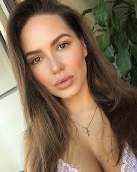 Kristie Sharp's Instagram, Twitter & Facebook