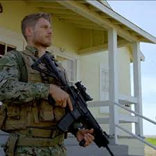 Il fait partie de l'unité de montagne de la navy (mnwu) qu'il dirige, mais qui est rattaché sous le commandement du danny green embarque sur le nathan james en tant que membre et chef de l'unité de montagne de la navy. All About Lt Danny Green On Tornado Movies List Of Films With A Character The Last Ship Season 5
