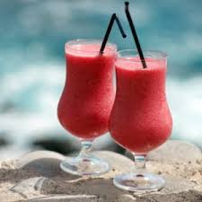 Alkoholfreie cocktails sind vor allem im sommer ein genuss, wenn abends eine sanfte brise weht und man beim gemütlichen grillen mit familie und freunden zusammen sitzt. 15 Leckere Alkoholische Und Alkoholfreie Cocktails Fur Den Sommer 2019