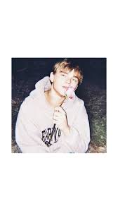 As the hollywood heartthrob celebrates his 46th birthday, revisit the '90s moments that made young leonardo dicaprio a star. Aesthetic Young Leonardo Dicaprio 3100441 Hd Wallpaper Backgrounds Download