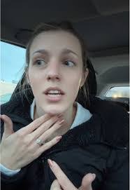 Alexa Carman's Instagram, Twitter & Facebook