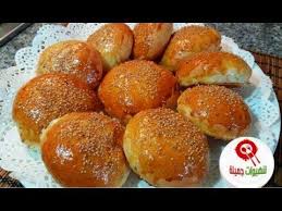 احلى قراشل او كرص رطبين مثل القطن بالسمسم والنافع اي الينسون مع اسرار نجاحهم للمبتدئات Youtube Food Desserts Hamburger Bun