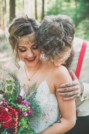 Wir stehen ihnen mit rat und tat zur seite und gestalten ihre hochzeit genau nach ihren vorstellungen. Heiraten Im Wald In Nrw So Gelingt Dir Eine Unvergessliche Waldhochzeit Goldroschen Deine Rednerin Fur Eure Personliche Freie Trauung