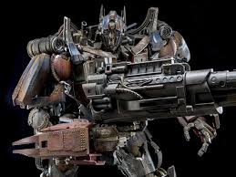 This optimus prime figure comes armed with his sword and shield. Transformers Age Of Extinction Optimus Prime Evasion Edition Premium Scale 19 Collectible Figure