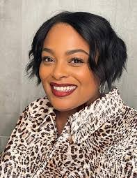 Molly Newell's Instagram, Twitter & Facebook