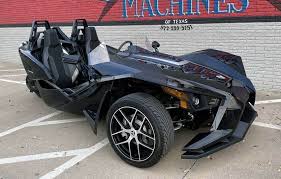 Stripped down to stand out, the slingshot s is the perfect canvas for customization and meant for drivers who want to make their ride truly unique. The Polaris Slingshot Car Is A Thrilling Three Wheeler Ebay Motors Blog