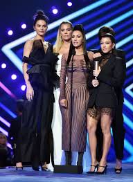 Keeping up with the kardashians. Kendall Jenner Khloe Kardashian Kim Kardashian Kourtney Kardashian And Kris Jenner People S Choice Awards 2018 Celebmafia